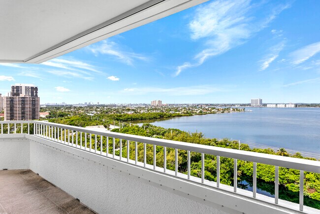 Building Photo - 5070 N Ocean Dr