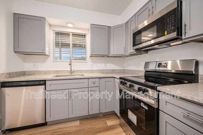 Building Photo - 8300 Robinson St