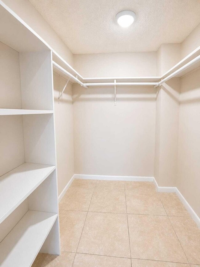 Building Photo - 2681 S Course Dr