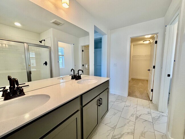 Building Photo - Beautiful 2025-Built Home in North Fort Collins!