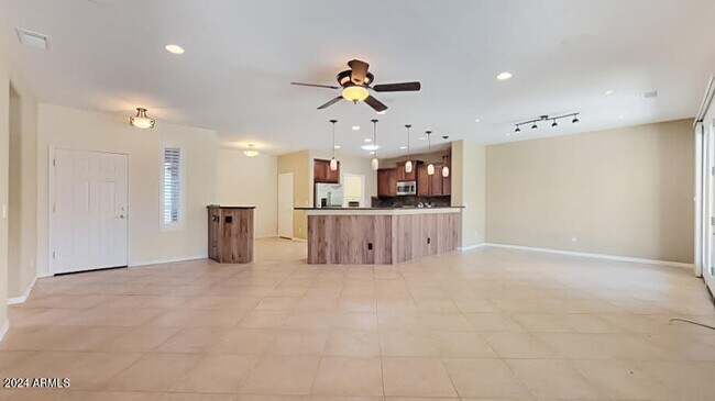 Building Photo - 26505 W Burnett Rd