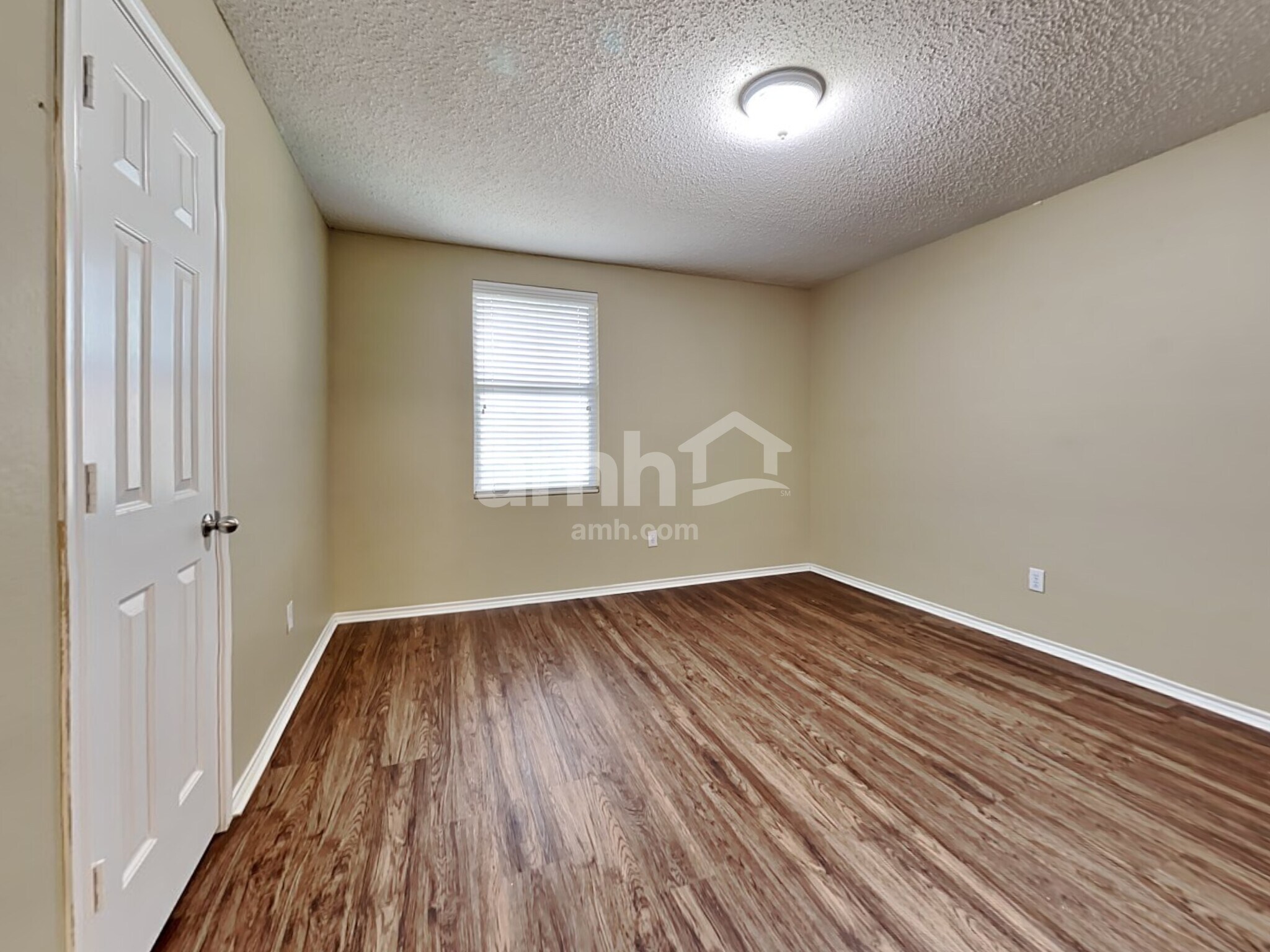 Building Photo - 1404 Sunflower Ct