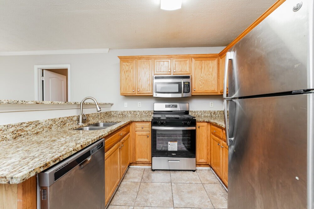 Building Photo - 10527 Crabtree Dr