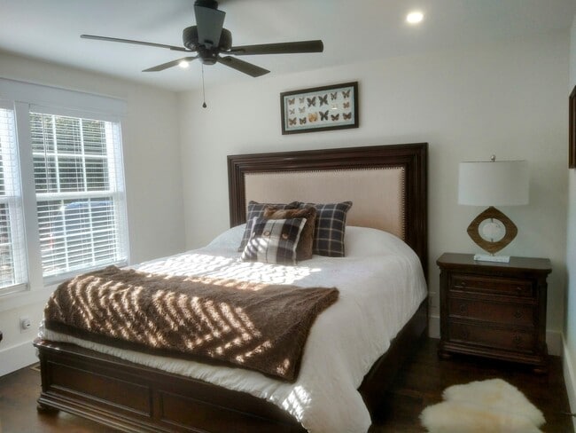 Building Photo - 63 Redwood Ln