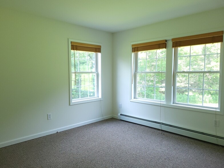 Building Photo - 451 Partridge Farm Rd