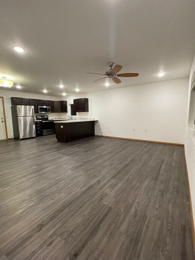 Building Photo - War Eagle Ct. (2690)