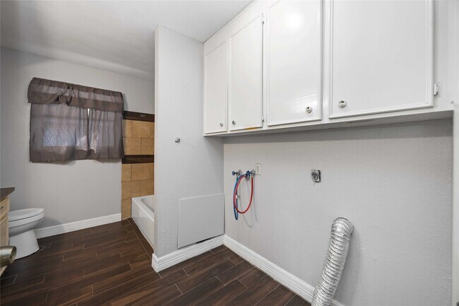 Building Photo - 4914 27th St E