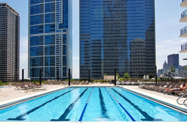 Building Photo - 225 N Columbus Dr