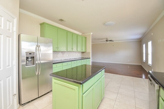 Building Photo - 407 Stream Mill Ln