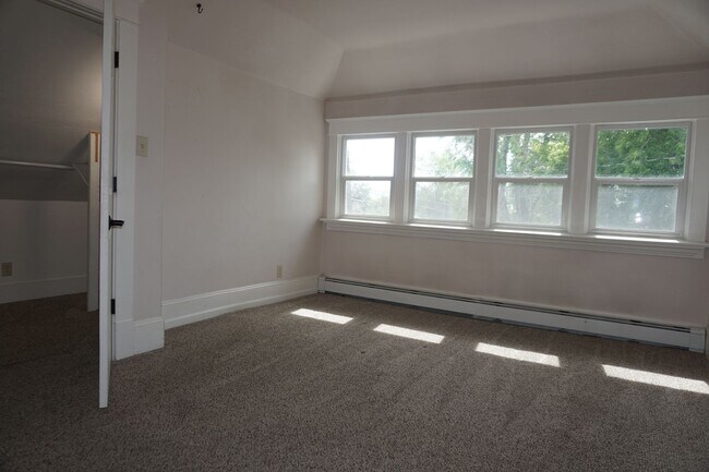 Building Photo - Amazing Remodel Salt Lake Home