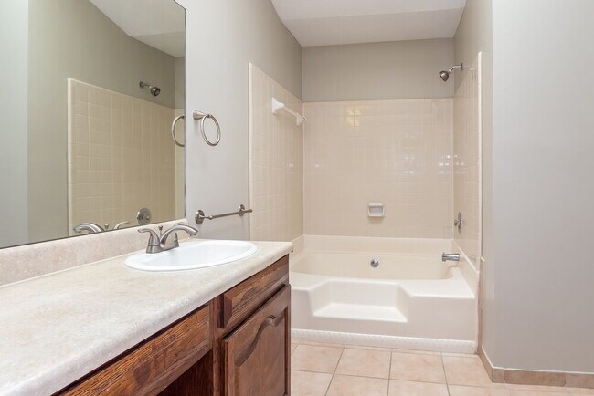 Building Photo - 1089 Oak Moss Dr