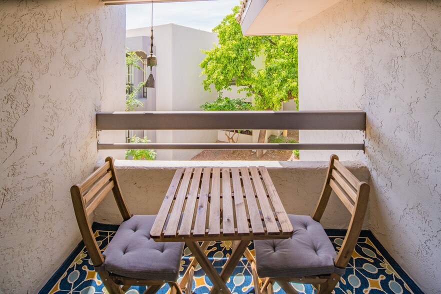 Patio/Balcony - 5221 N 24th St