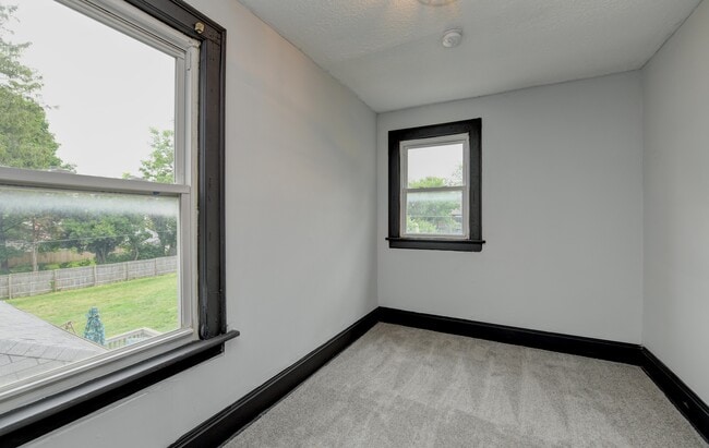 Building Photo - 814-816 S Ohio Avenue