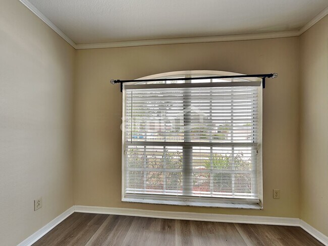 Building Photo - 1722 Wakefield Dr