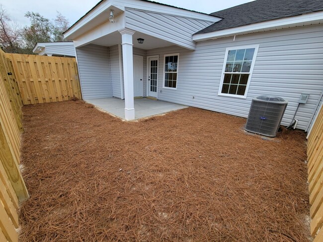 Building Photo - 431 Andover Dr
