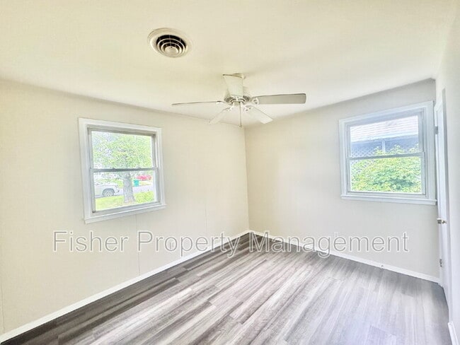 Building Photo - 2207 Beck Dr