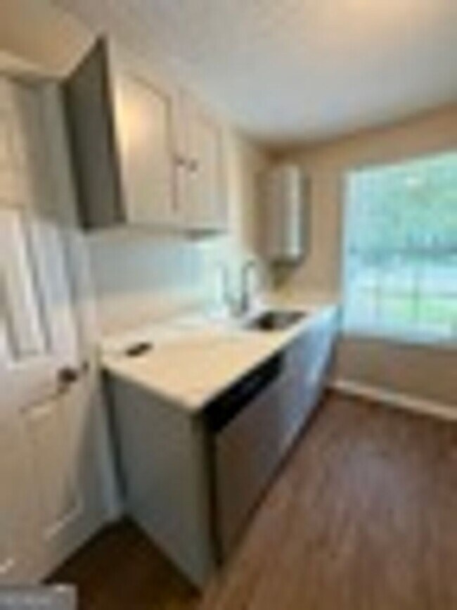 Building Photo - 438/440 Admirals Walk Dr