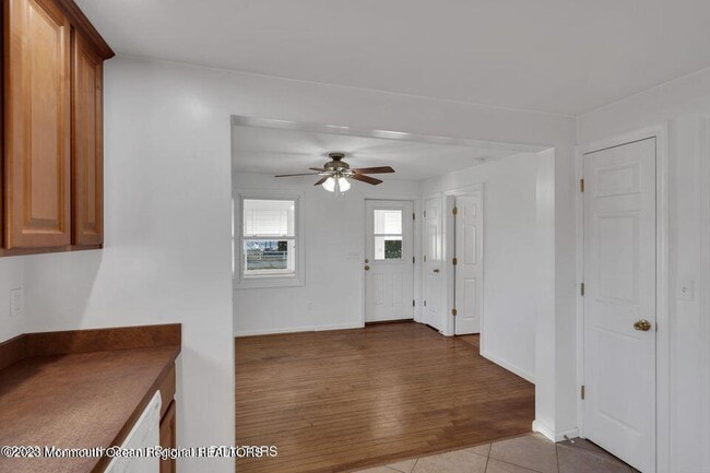 Building Photo - 1708 Lake Dr
