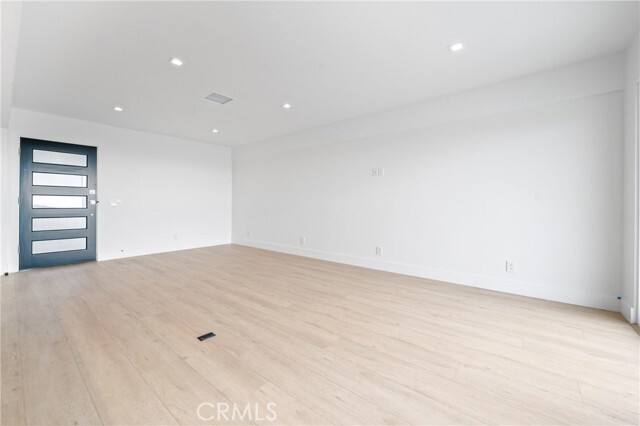Primary Photo - 400 Loma Terrace