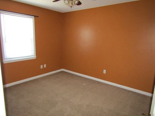 Building Photo - 1201 Desert Storm Dr