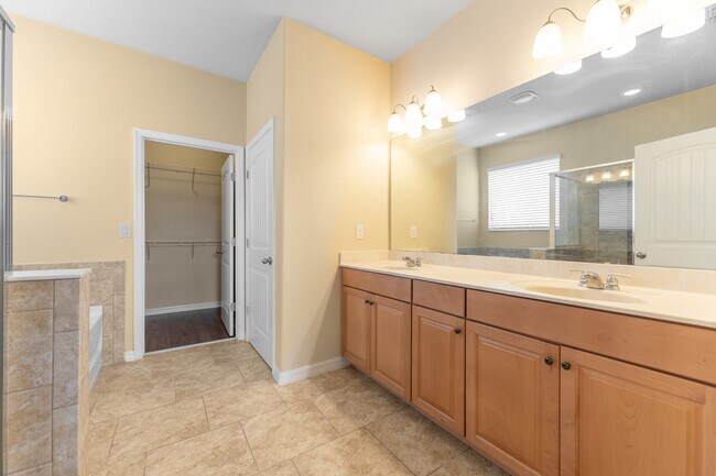 Building Photo - 13501 Silver Strand Falls Dr