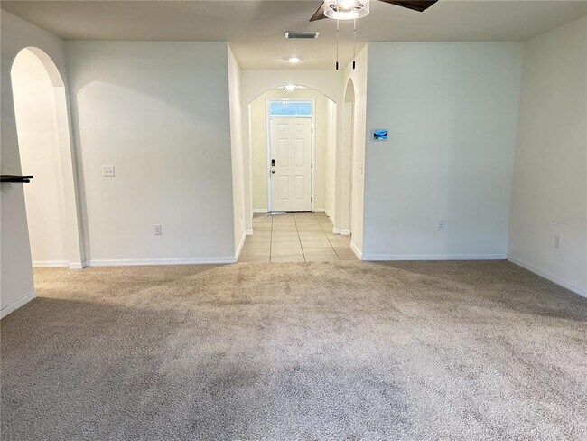 Building Photo - 4965 NE 14th Pl