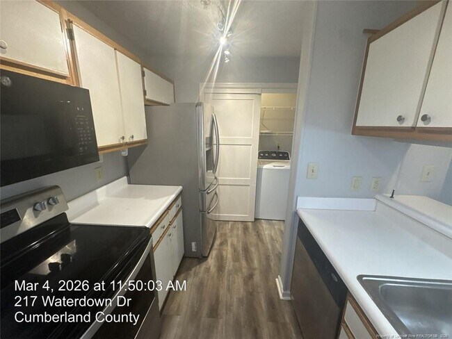 Building Photo - 217 Waterdown Dr