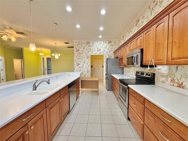 Building Photo - 2595 Salzburg Loop