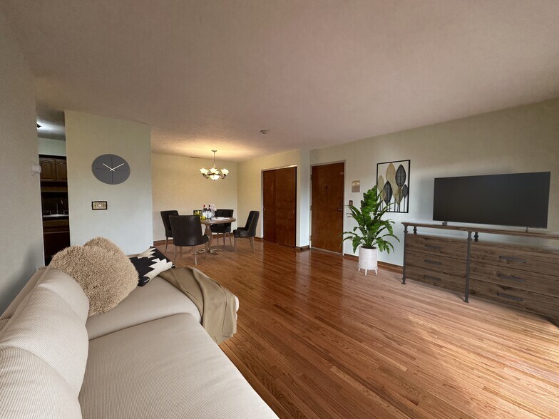 living/dining - virtually staged - 340 Sunderland Rd