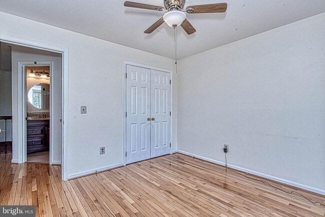 Building Photo - 9400 Van Arsdale Dr