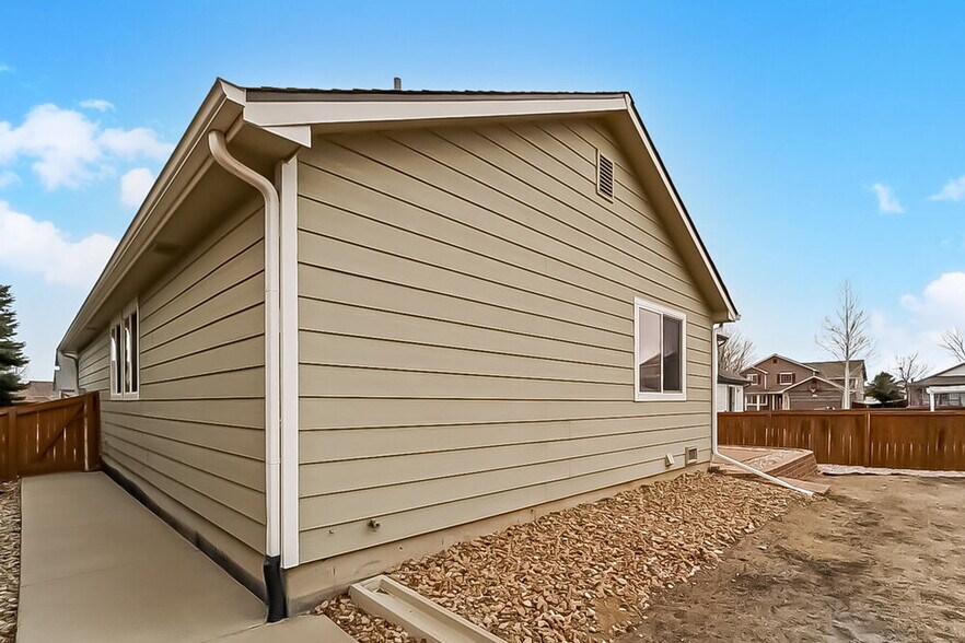Building Photo - 18284 Michigan Creek Way