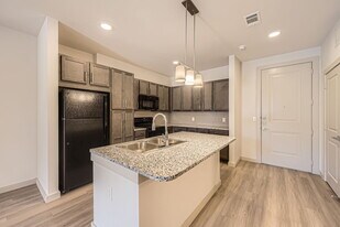 Building Photo - Heritage Estates at Edmonds