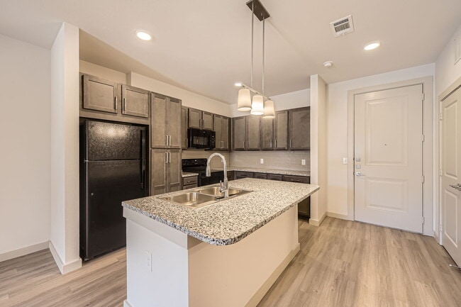 Building Photo - Heritage Estates at Edmonds
