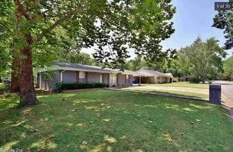Building Photo - 2111 Arkansas Ave