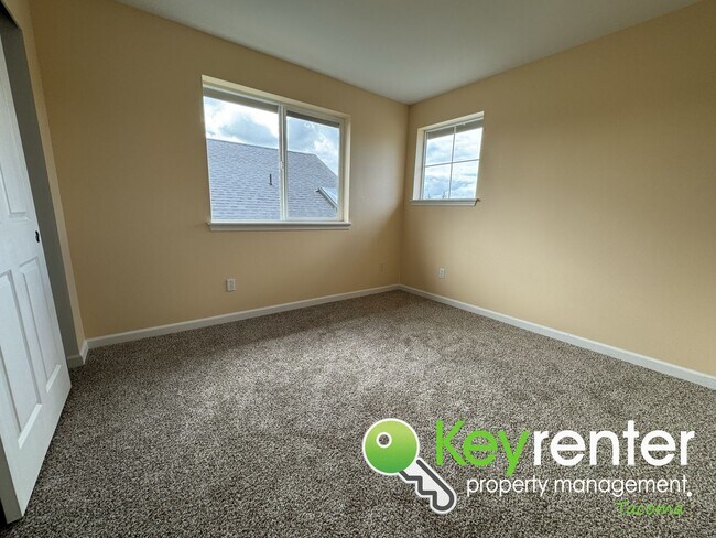 Building Photo - Dream Home on North Shore Golf Course in T...
