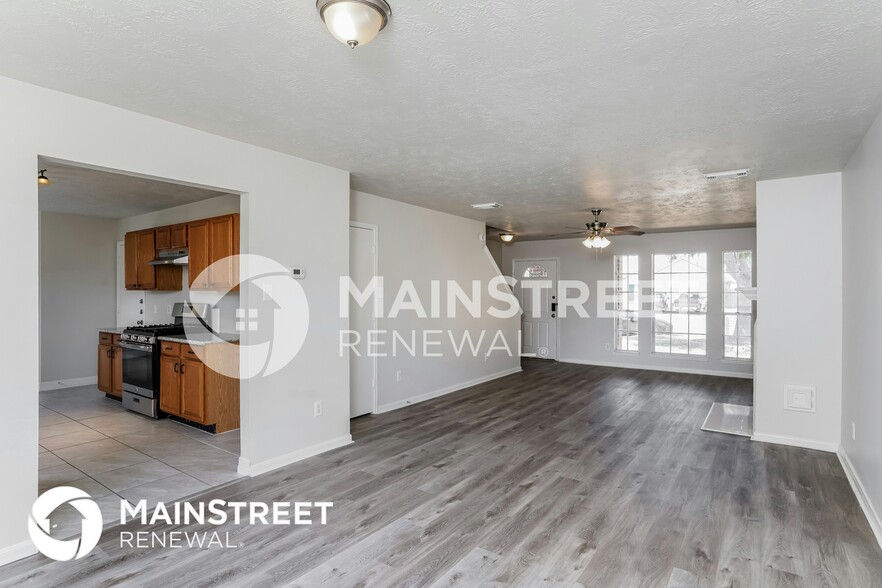 Building Photo - 12215 Bowsman Dr