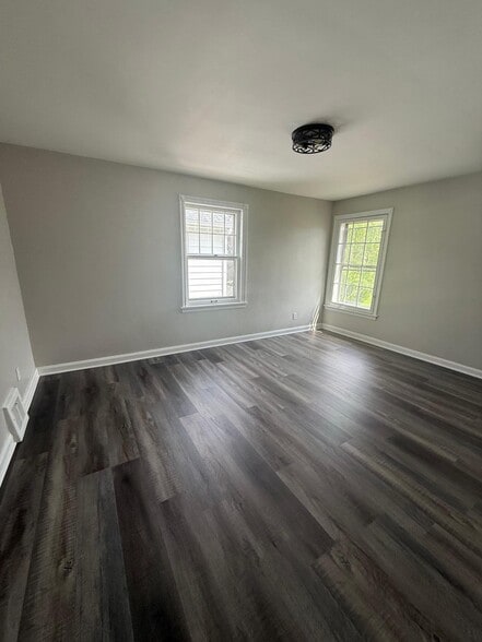 Building Photo - 11209 Langton Ave
