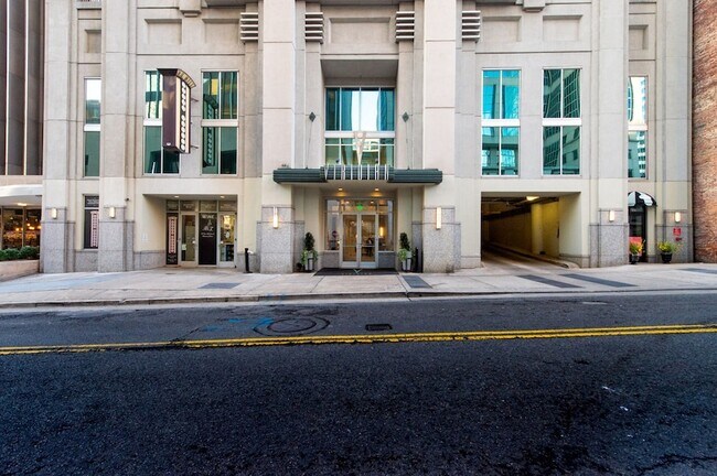 Building Photo - 415 Church St