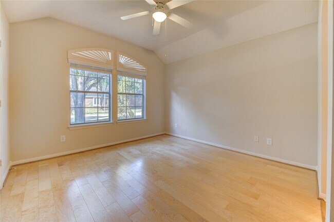 Building Photo - 21319 Pennshore Ln