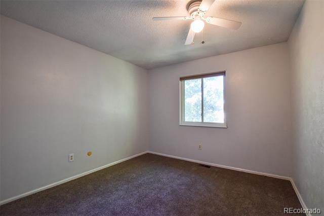 Building Photo - 4925 Hackamore Dr N