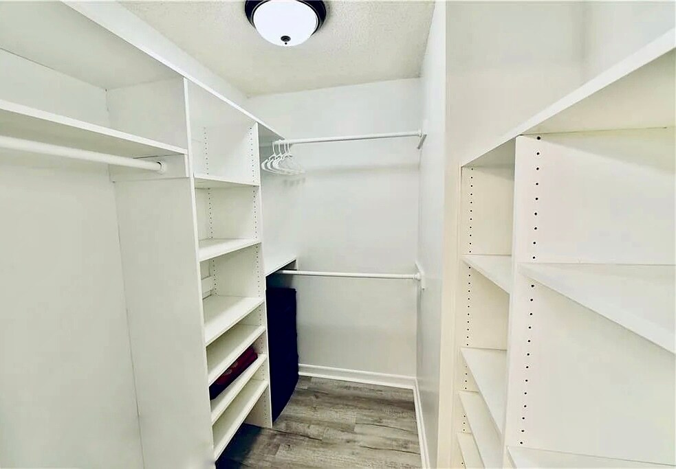 Building Photo - 510 Squire Cir