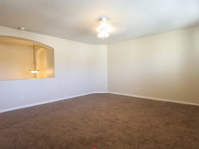 Building Photo - New Renovation* Prestigious Spacious 4 Bedroom