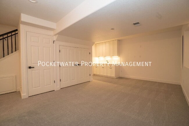 Building Photo - 1237 St John St