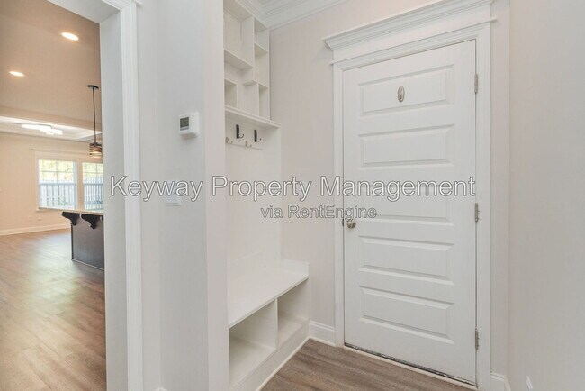 Building Photo - 319 Sumac Trail