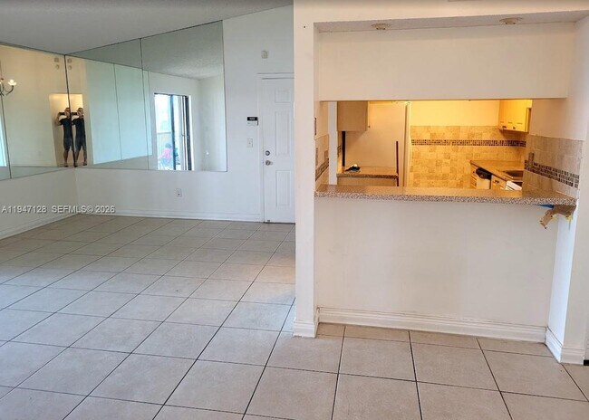 Building Photo - 468 NE 206th Ln