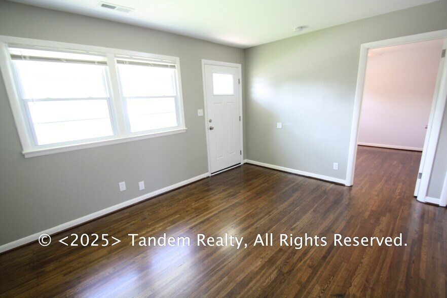 Building Photo - 912 Morrow Rd