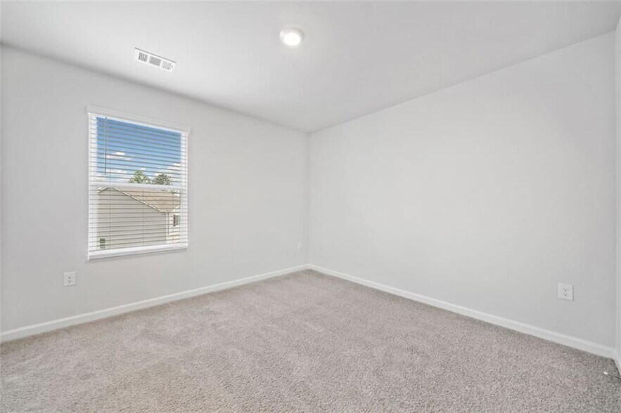 Building Photo - 283 White Cedar Dr