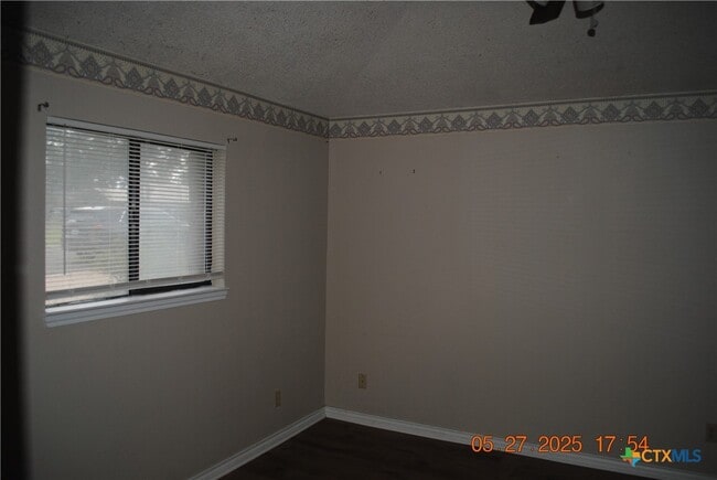 Building Photo - 97 Ben Nevis Ln