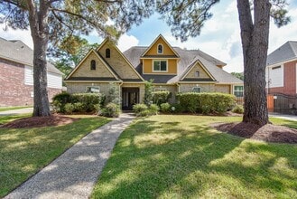 Building Photo - 8315 Mentmore Dr