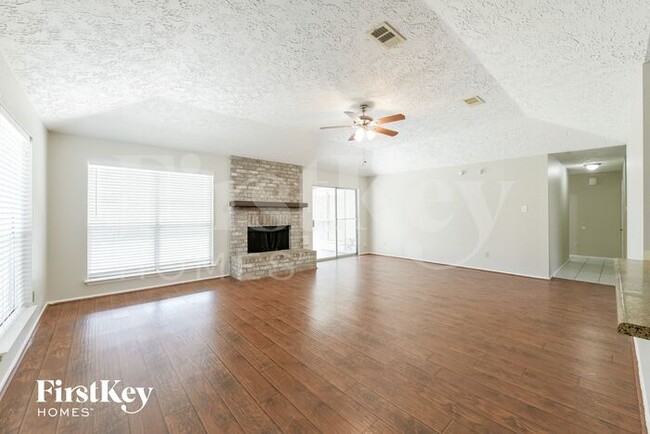 Building Photo - 8326 Carmelwood Ln